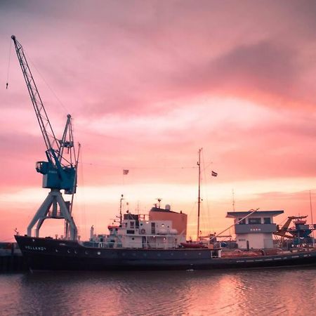 Unieke Woonboot In Harlingenアパートメント エクステリア 写真